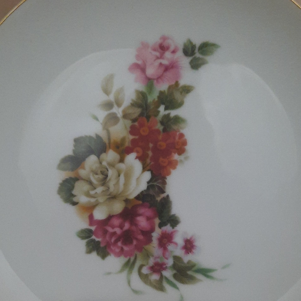 Vintage Floral Porcelain Plate with Gold Rim - Picture 3 of 5